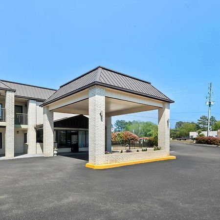 Quality Inn Raeford Exterior photo