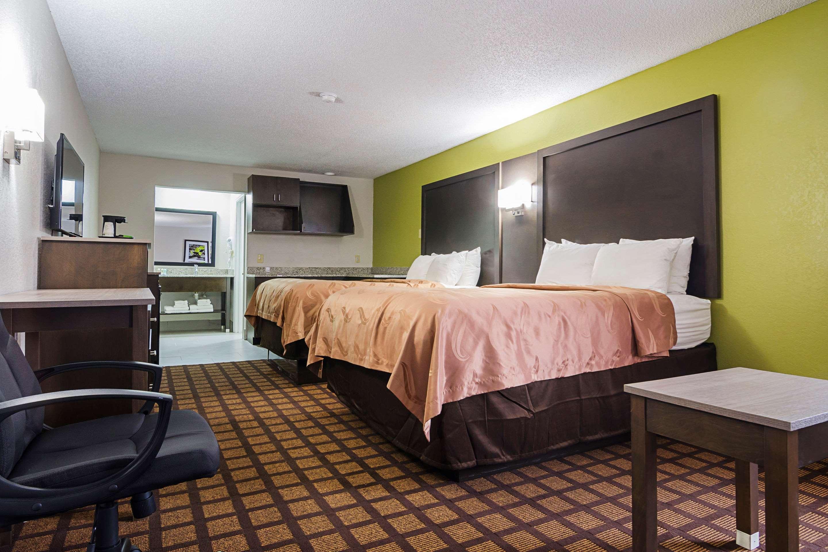 Quality Inn Raeford Exterior photo