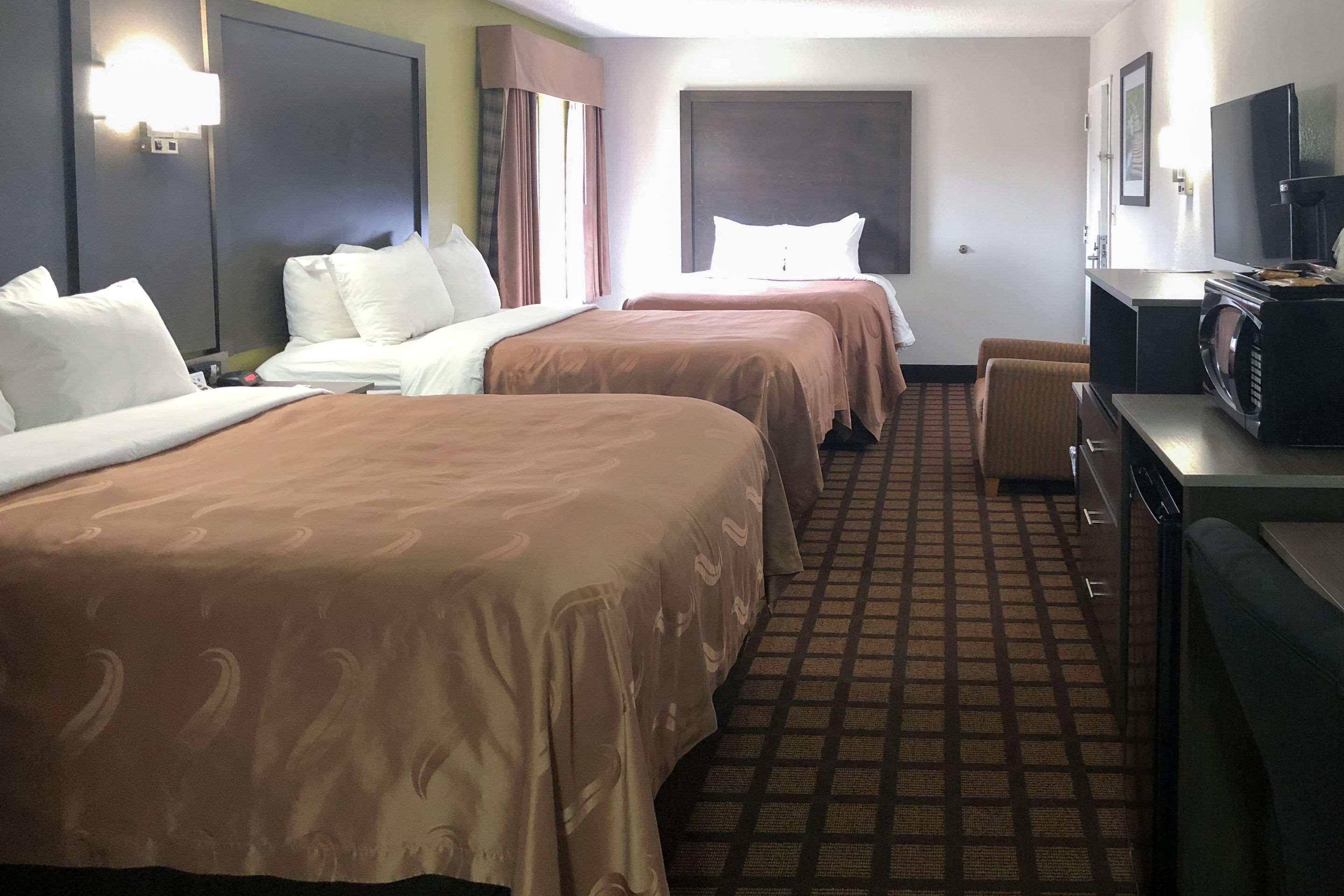Quality Inn Raeford Exterior photo