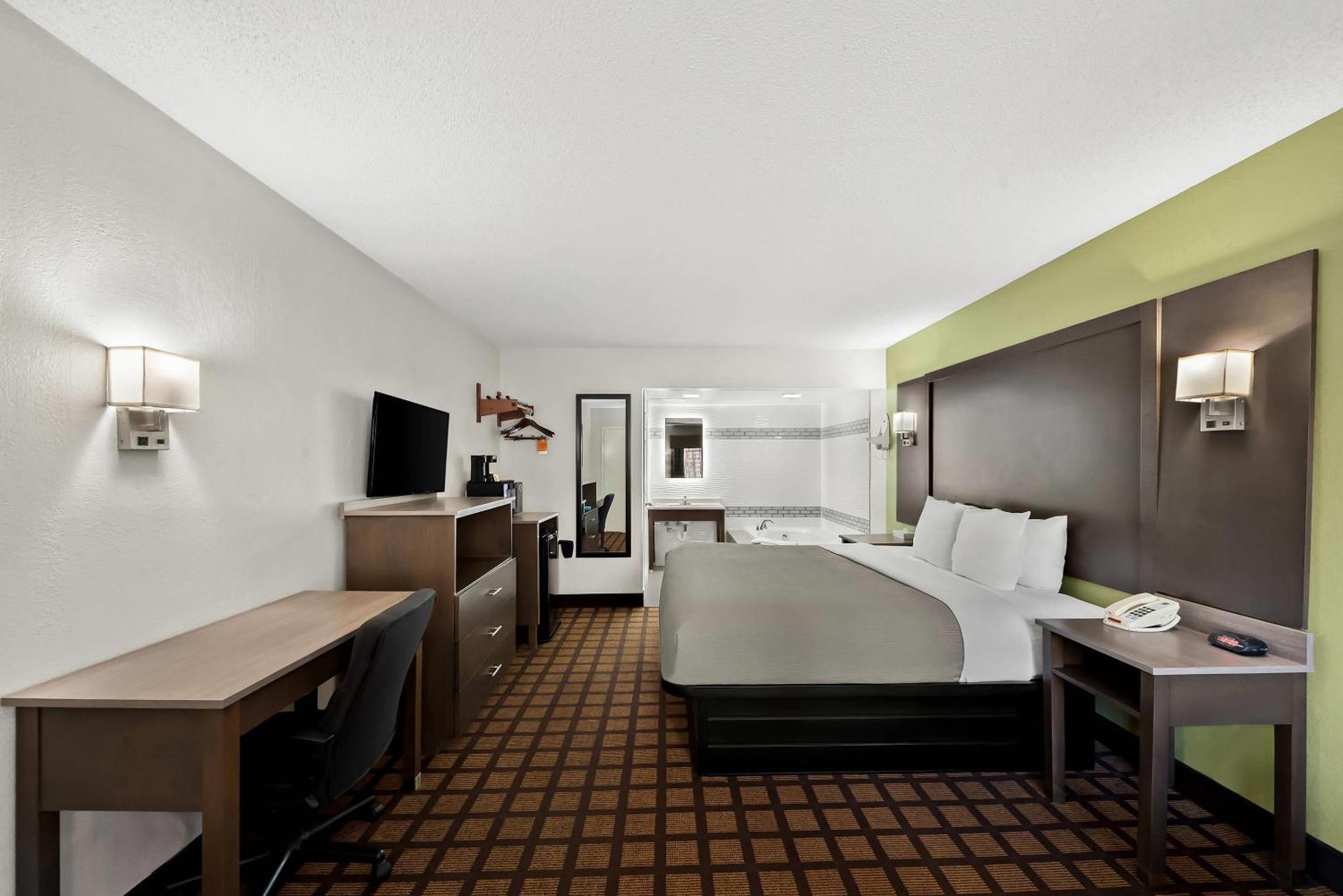 Quality Inn Raeford Exterior photo