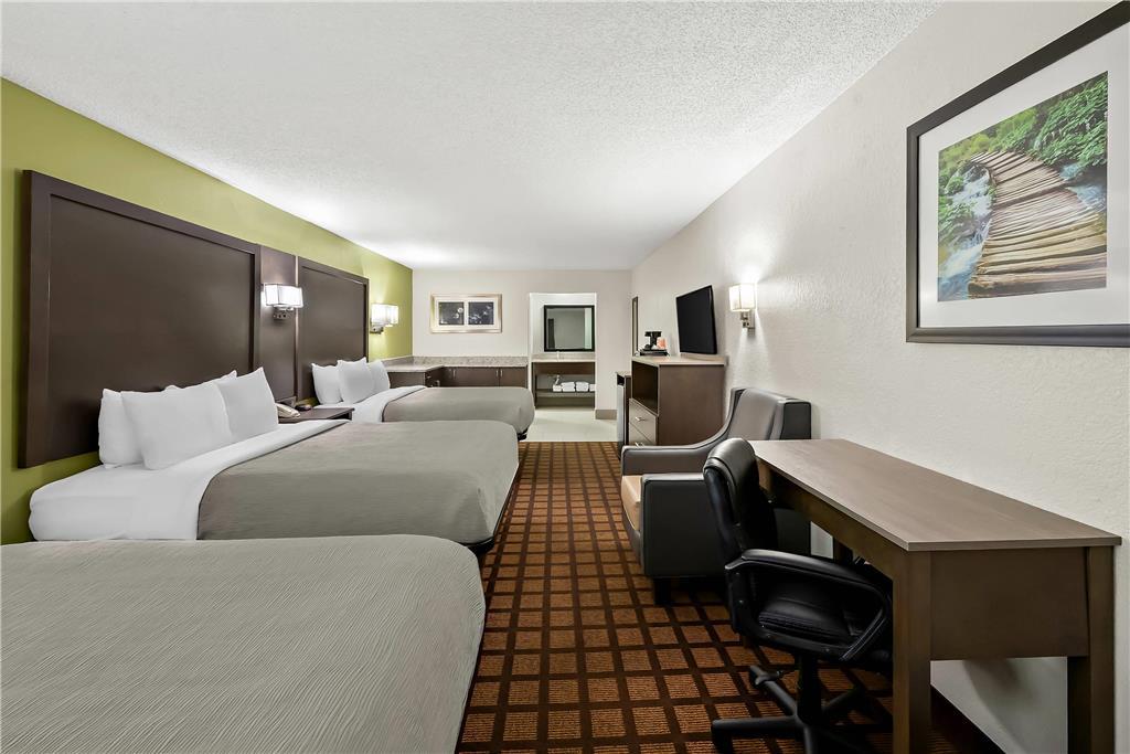 Quality Inn Raeford Room photo